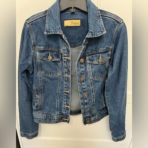 Denim jacket super cute! 100% cotton